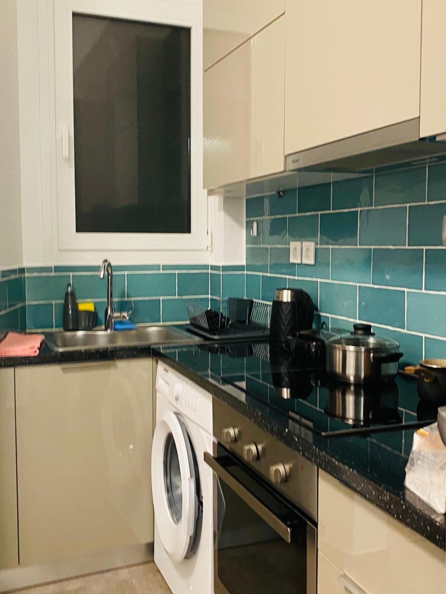 Antinoros Inn, Stylish Apartment,3' To Metro Athen Eksteriør billede