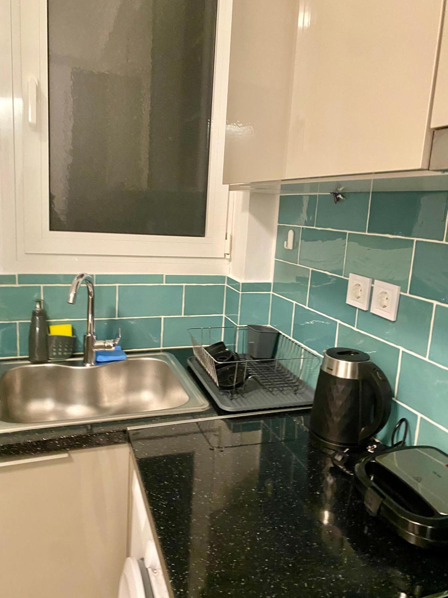 Antinoros Inn, Stylish Apartment,3' To Metro Athen Eksteriør billede
